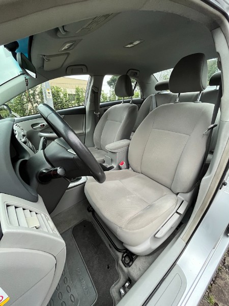 TOYOTA COROLLA 1.8 GLI 16V FLEX 4P MANUAL 2014/2014 BOSCO AUTOMÓVEIS GUAPORÉ / Carros no Vale