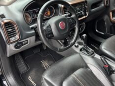 FIAT TORO 2.0 16V TURBO DIESEL VOLCANO 4WD AUTOMÁTICO 2018/2018 BOSCO AUTOMÓVEIS GUAPORÉ / Carros no Vale