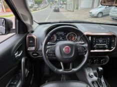 FIAT TORO 2.0 16V TURBO DIESEL VOLCANO 4WD AUTOMÁTICO 2018/2018 BOSCO AUTOMÓVEIS GUAPORÉ / Carros no Vale