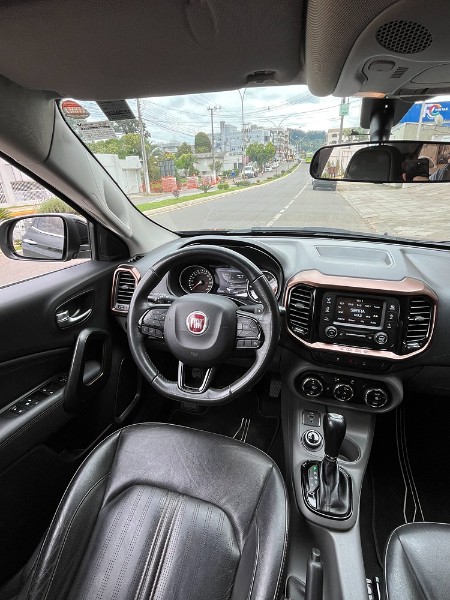 FIAT TORO 2.0 16V TURBO DIESEL VOLCANO 4WD AUTOMÁTICO 2018/2018 BOSCO AUTOMÓVEIS GUAPORÉ / Carros no Vale