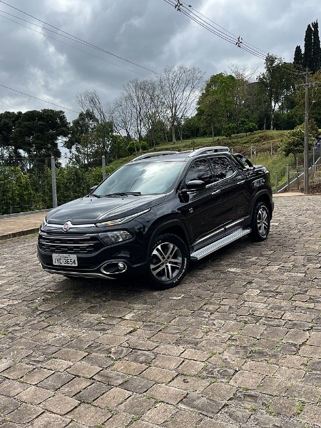 FIAT TORO 2.0 16V TURBO DIESEL VOLCANO 4WD AUTOMÁTICO 2018/2018 BOSCO AUTOMÓVEIS GUAPORÉ / Carros no Vale