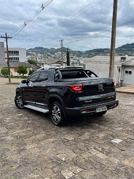 FIAT TORO 2.0 16V TURBO DIESEL VOLCANO 4WD AUTOMÁTICO 2018/2018 BOSCO AUTOMÓVEIS GUAPORÉ / Carros no Vale