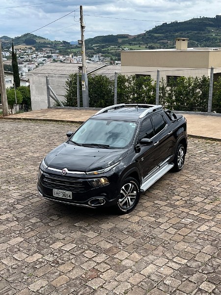 FIAT TORO 2.0 16V TURBO DIESEL VOLCANO 4WD AUTOMÁTICO 2018/2018 BOSCO AUTOMÓVEIS GUAPORÉ / Carros no Vale