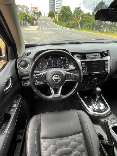 NISSAN FRONTIER 2.3 XE 4X4 CD BI TURBO DIESEL 4P AUTOMÁTICO 2023/2024 BOSCO AUTOMÓVEIS GUAPORÉ / Carros no Vale