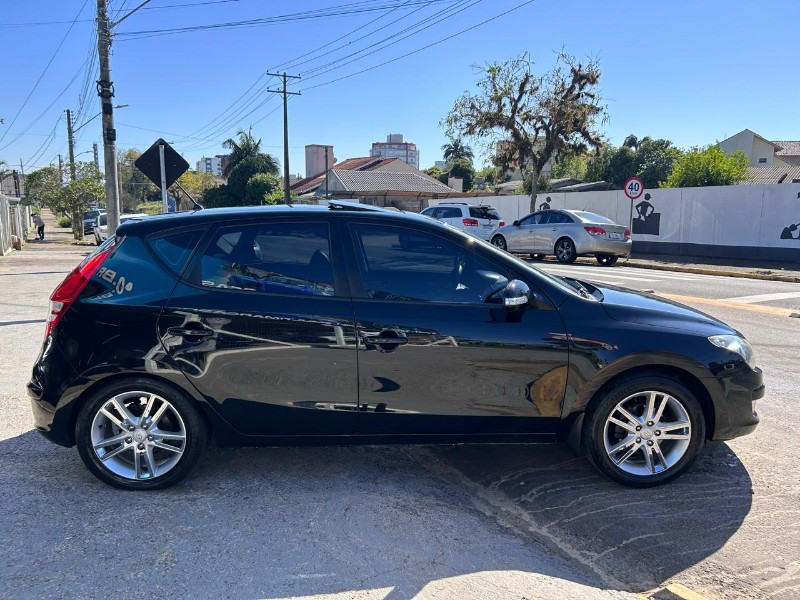 HYUNDAI I30 2.0 16V 145CV 5P AUT. 2012/2012 LS MULTIMARCAS VENÂNCIO AIRES / Carros no Vale