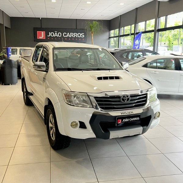 TOYOTA HILUX 3.0 SRV 4X4 CD 16V TURBO 2013/2013 JOÃO CARROS MULTIMARCAS GUAPORÉ / Carros no Vale