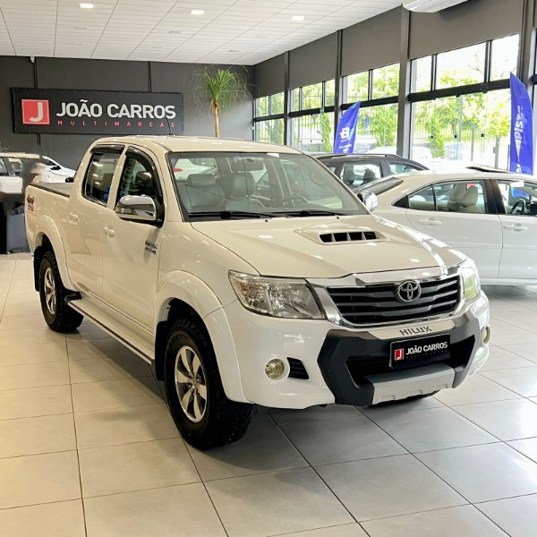 TOYOTA HILUX 3.0 SRV 4X4 CD 16V TURBO 2013/2013 JOÃO CARROS MULTIMARCAS GUAPORÉ / Carros no Vale