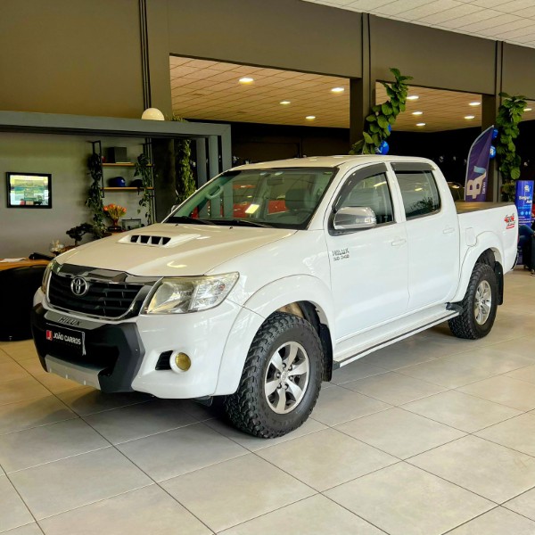 TOYOTA HILUX 3.0 SRV 4X4 CD 16V TURBO 2013/2013 JOÃO CARROS MULTIMARCAS GUAPORÉ / Carros no Vale