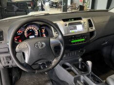 TOYOTA HILUX 3.0 SRV 4X4 CD 16V TURBO 2013/2013 JOÃO CARROS MULTIMARCAS GUAPORÉ / Carros no Vale
