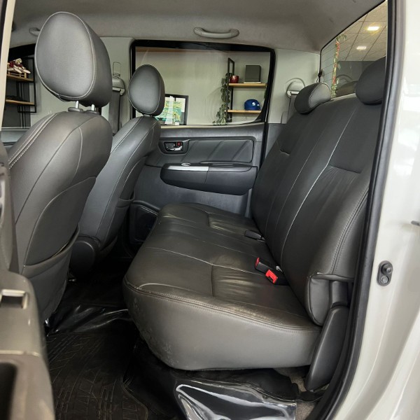 TOYOTA HILUX 3.0 SRV 4X4 CD 16V TURBO 2013/2013 JOÃO CARROS MULTIMARCAS GUAPORÉ / Carros no Vale