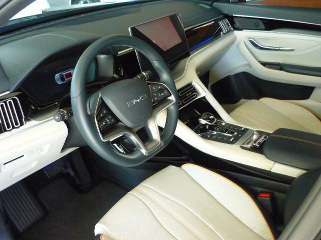 BYD SONG PLUS 1.5 DM-I HÍBRIDO AUTOMÁTICO 2022/2023 PREMIUM AUTOMÓVEIS ARROIO DO MEIO / Carros no Vale