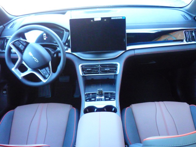BYD SONG PLUS 1.5 DM-I HÍBRIDO AUTOMÁTICO 2025/2026 PREMIUM AUTOMÓVEIS ARROIO DO MEIO / Carros no Vale