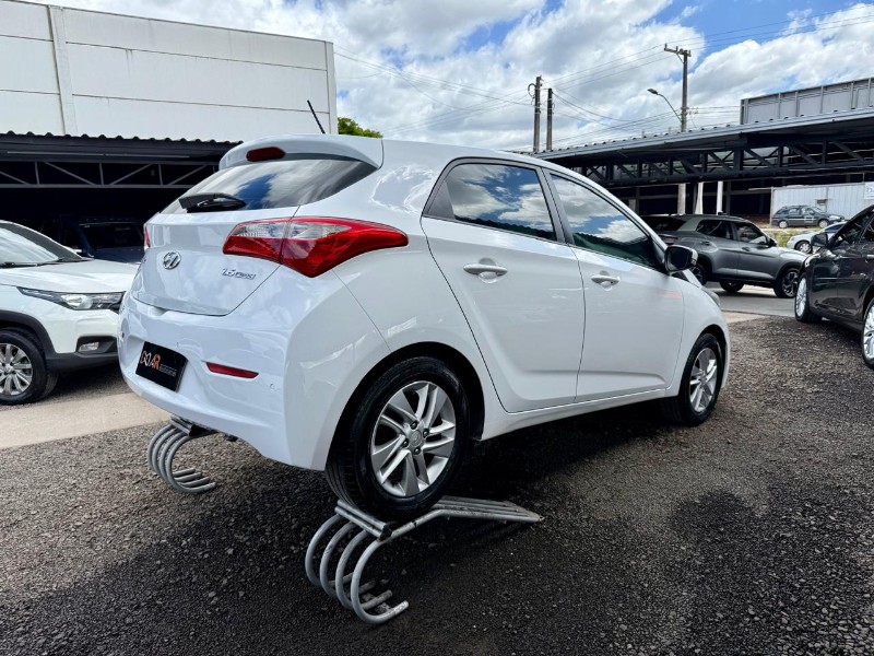 HYUNDAI HB20 1.6 PREMIUM 16V FLEX 4P MANUAL 2012/2013 AR MULTIMARCAS VENÂNCIO AIRES / Carros no Vale