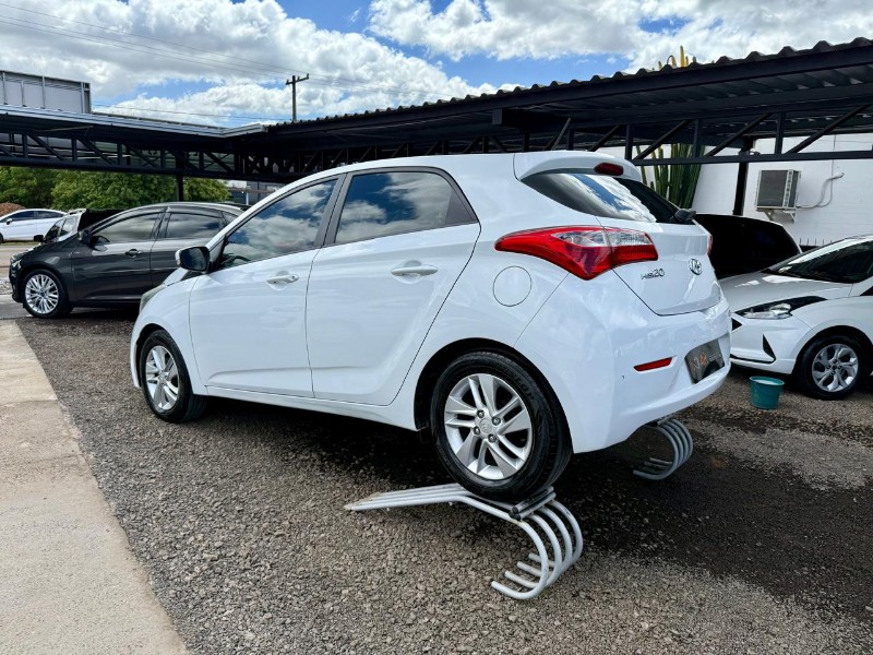 HYUNDAI HB20 1.6 PREMIUM 16V FLEX 4P MANUAL 2012/2013 AR MULTIMARCAS VENÂNCIO AIRES / Carros no Vale