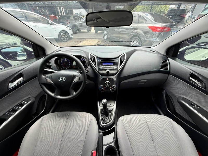 HYUNDAI HB20 1.6 PREMIUM 16V FLEX 4P MANUAL 2012/2013 AR MULTIMARCAS VENÂNCIO AIRES / Carros no Vale