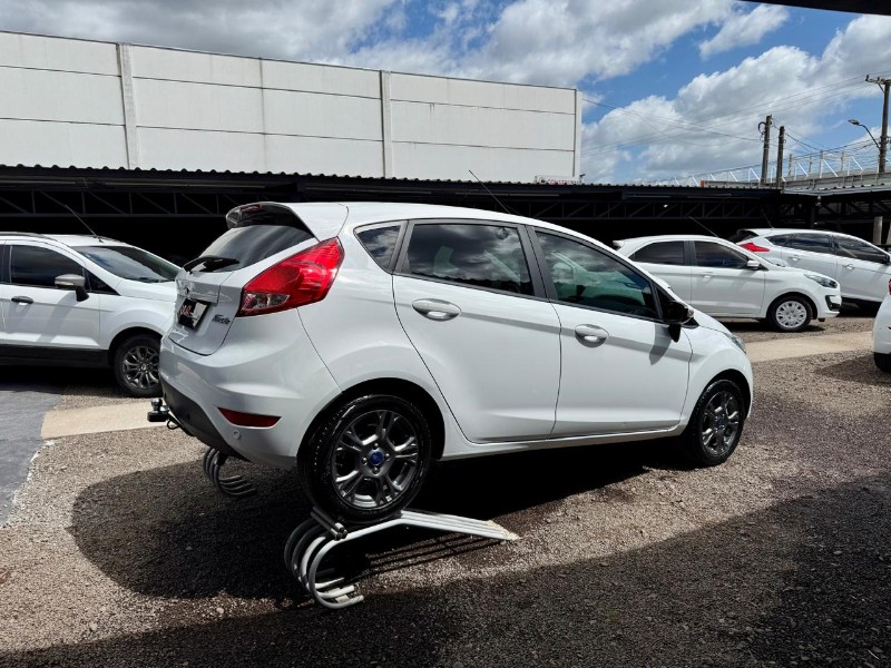 FORD NEW FIESTA 1.6 SE HATCH 16V FLEX 4P POWERSHIFT 2015/2016 AR MULTIMARCAS VENÂNCIO AIRES / Carros no Vale FORD NEW FIESTA 1.6 SE HATCH 16V FLEX 4P POWERSHIFT 2015/2016 AR MULTIMARCAS VENÂNCIO AIRES / Carros no Vale