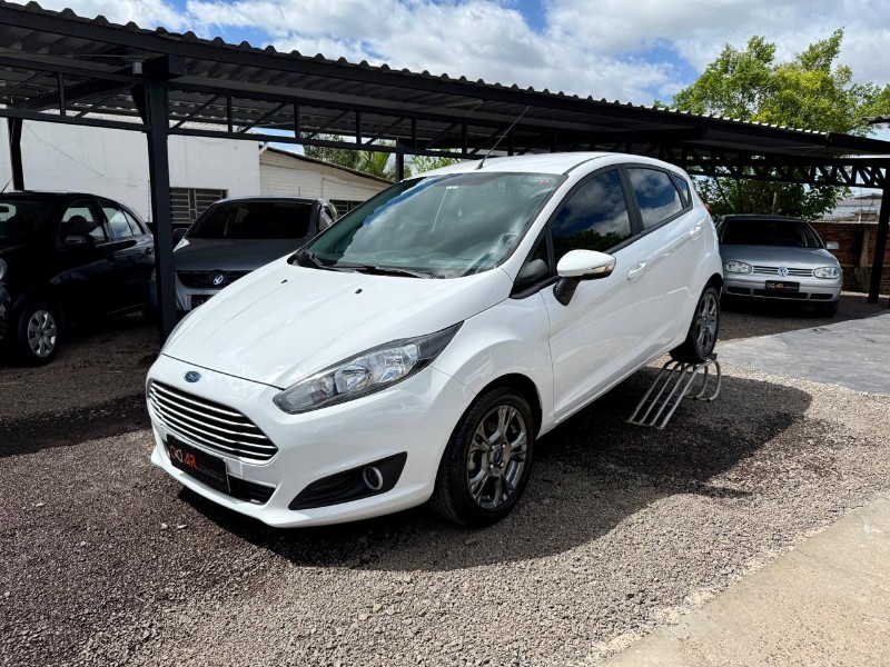 FORD NEW FIESTA 1.6 SE HATCH 16V FLEX 4P POWERSHIFT 2015/2016 AR MULTIMARCAS VENÂNCIO AIRES / Carros no Vale FORD NEW FIESTA 1.6 SE HATCH 16V FLEX 4P POWERSHIFT 2015/2016 AR MULTIMARCAS VENÂNCIO AIRES / Carros no Vale
