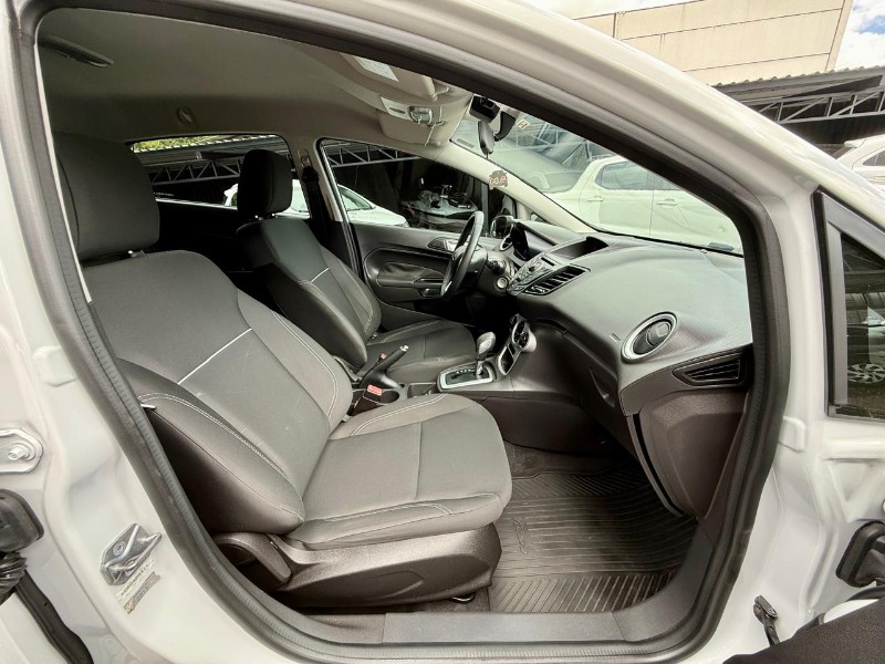 FORD NEW FIESTA 1.6 SE HATCH 16V FLEX 4P POWERSHIFT 2015/2016 AR MULTIMARCAS VENÂNCIO AIRES / Carros no Vale FORD NEW FIESTA 1.6 SE HATCH 16V FLEX 4P POWERSHIFT 2015/2016 AR MULTIMARCAS VENÂNCIO AIRES / Carros no Vale