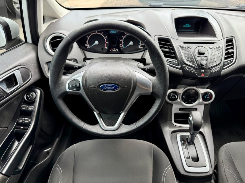 FORD NEW FIESTA 1.6 SE HATCH 16V FLEX 4P POWERSHIFT 2015/2016 AR MULTIMARCAS VENÂNCIO AIRES / Carros no Vale FORD NEW FIESTA 1.6 SE HATCH 16V FLEX 4P POWERSHIFT 2015/2016 AR MULTIMARCAS VENÂNCIO AIRES / Carros no Vale