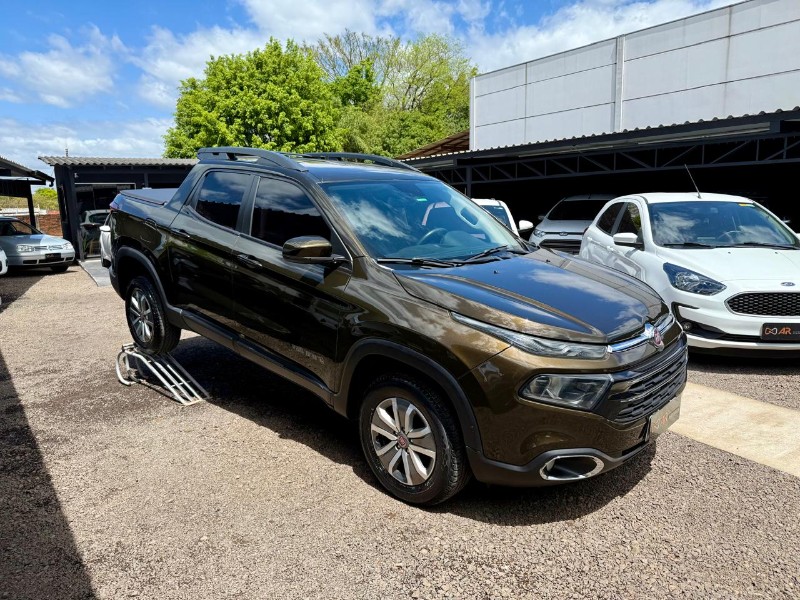 FIAT TORO 1.8 16V EVO FLEX FREEDOM OPEN EDITION AT6 2016/2017 AR MULTIMARCAS VENÂNCIO AIRES / Carros no Vale