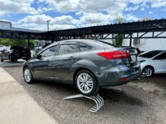 FORD FOCUS 2.0 SE 16V FLEX 4P POWERSHIFT 2017/2018 AR MULTIMARCAS VENÂNCIO AIRES / Carros no Vale