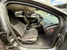 FORD FOCUS 2.0 SE 16V FLEX 4P POWERSHIFT 2017/2018 AR MULTIMARCAS VENÂNCIO AIRES / Carros no Vale