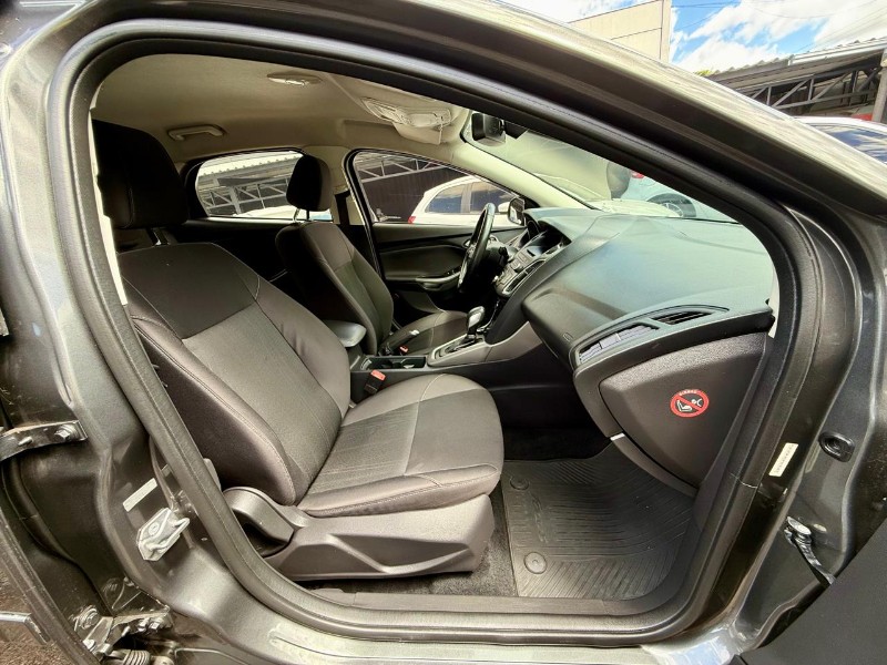 FORD FOCUS 2.0 SE 16V FLEX 4P POWERSHIFT 2017/2018 AR MULTIMARCAS VENÂNCIO AIRES / Carros no Vale