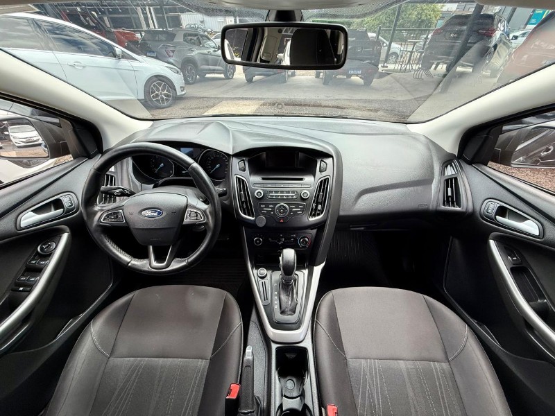FORD FOCUS 2.0 SE 16V FLEX 4P POWERSHIFT 2017/2018 AR MULTIMARCAS VENÂNCIO AIRES / Carros no Vale