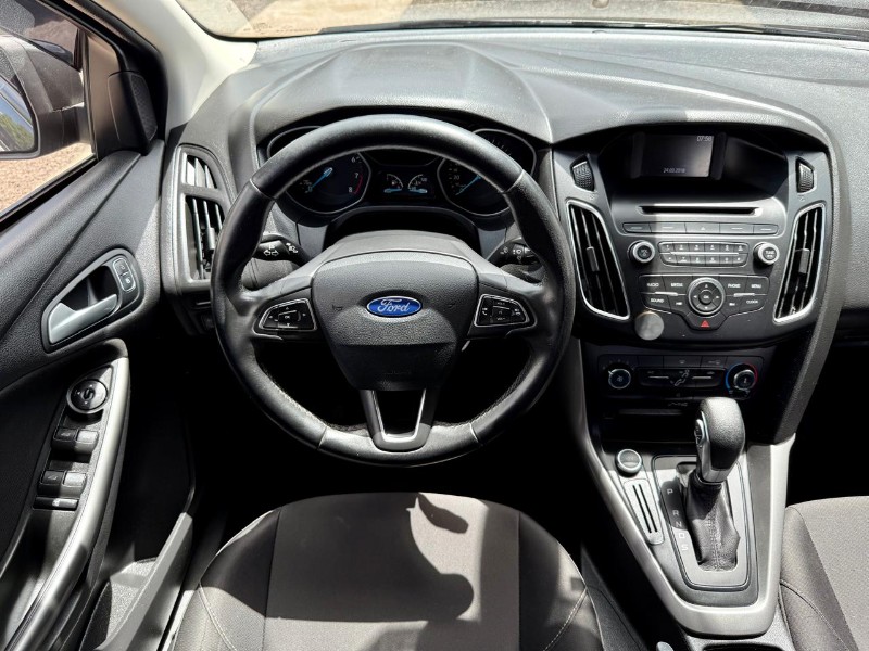 FORD FOCUS 2.0 SE 16V FLEX 4P POWERSHIFT 2017/2018 AR MULTIMARCAS VENÂNCIO AIRES / Carros no Vale