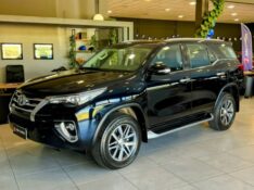 TOYOTA HILUX SW4 2.8 SRX 4X4 16V 2017/2017 JOÃO CARROS MULTIMARCAS GUAPORÉ / Carros no Vale