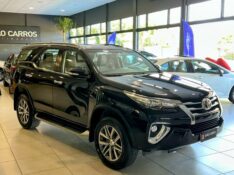 TOYOTA HILUX SW4 2.8 SRX 4X4 16V 2017/2017 JOÃO CARROS MULTIMARCAS GUAPORÉ / Carros no Vale