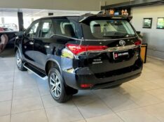 TOYOTA HILUX SW4 2.8 SRX 4X4 16V 2017/2017 JOÃO CARROS MULTIMARCAS GUAPORÉ / Carros no Vale