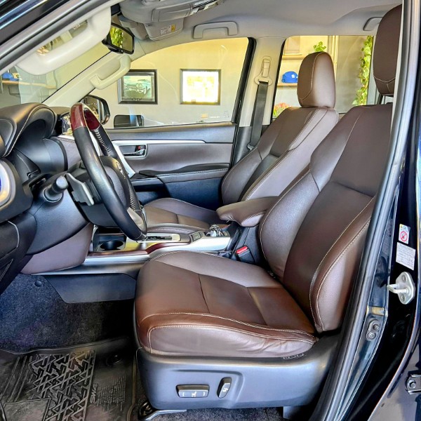 TOYOTA HILUX SW4 2.8 SRX 4X4 16V 2017/2017 JOÃO CARROS MULTIMARCAS GUAPORÉ / Carros no Vale