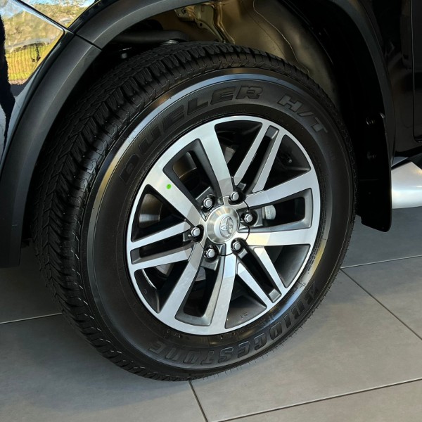 TOYOTA HILUX SW4 2.8 SRX 4X4 16V 2017/2017 JOÃO CARROS MULTIMARCAS GUAPORÉ / Carros no Vale