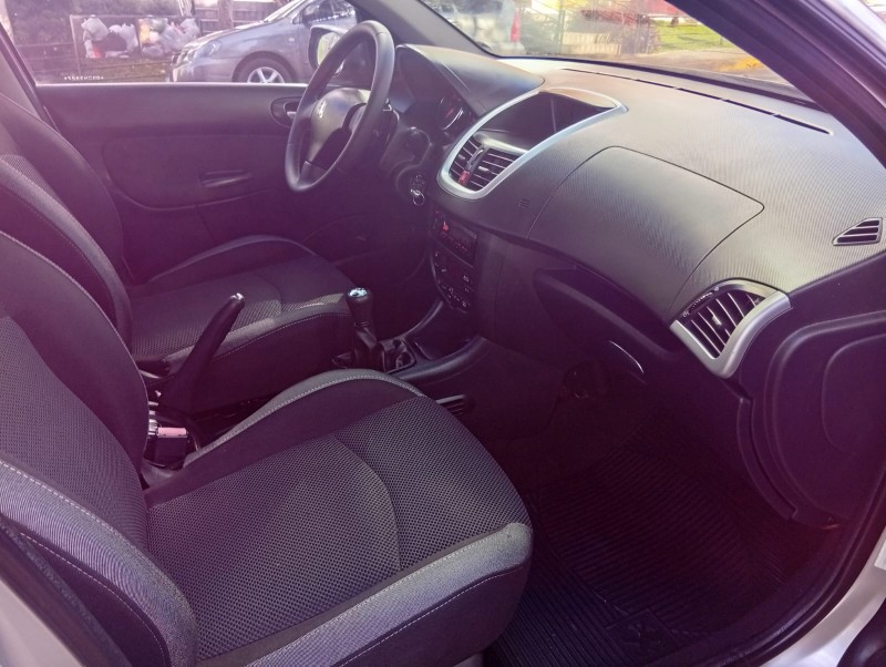 PEUGEOT 207 XS 1.6 2009/2009 ALTERNATIVA VEÍCULOS LAJEADO / Carros no Vale
