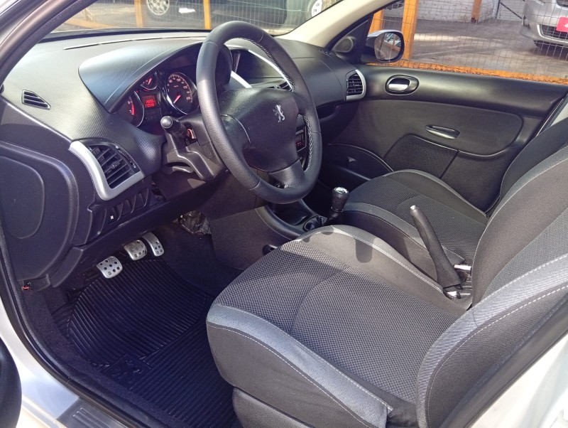 PEUGEOT 207 XS 1.6 2009/2009 ALTERNATIVA VEÍCULOS LAJEADO / Carros no Vale