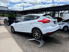 FORD FOCUS TITANIUM 2.0 16V FLEX 2016/2016 AR MULTIMARCAS VENÂNCIO AIRES / Carros no Vale