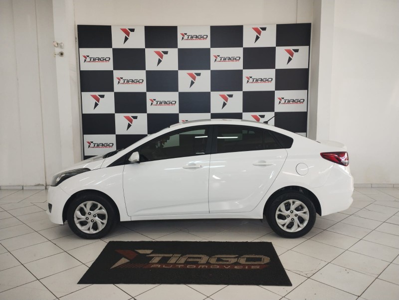 HYUNDAI HB20S 1.0 COMFORT PLUS 2019/2019 TIAGO AUTOMÓVEIS VENÂNCIO AIRES / Carros no Vale