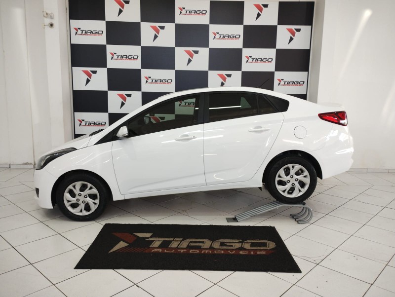 HYUNDAI HB20S 1.0 COMFORT PLUS 2019/2019 TIAGO AUTOMÓVEIS VENÂNCIO AIRES / Carros no Vale