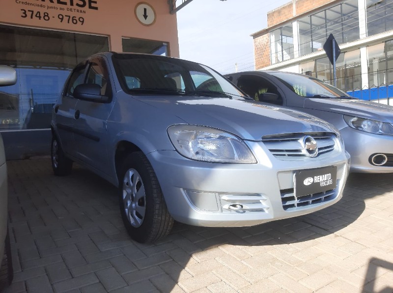 CHEVROLET CELTA 1.0 /2010 RENAUTO VEÍCULOS LAJEADO / Carros no Vale