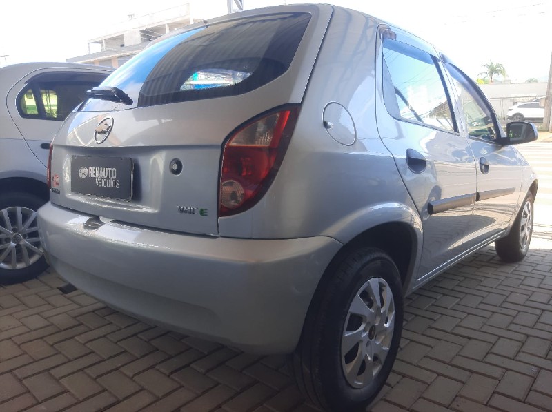 CHEVROLET CELTA 1.0 /2010 RENAUTO VEÍCULOS LAJEADO / Carros no Vale