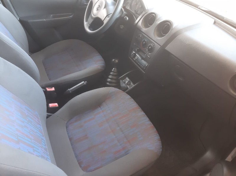 CHEVROLET CELTA 1.0 /2010 RENAUTO VEÍCULOS LAJEADO / Carros no Vale
