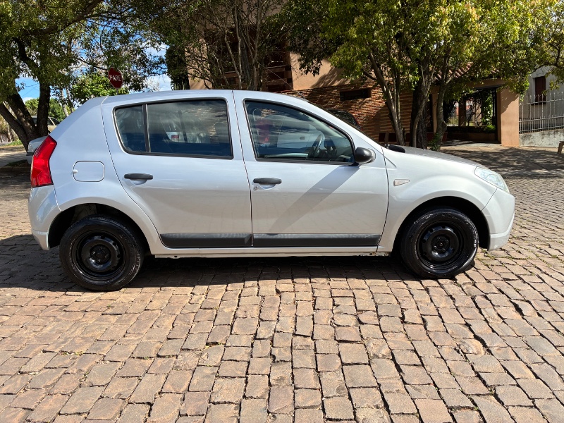 RENAULT SANDERO 1.0 12V EXPRESSION 2008/2009 COMPLETO VEÍCULOS GUAPORÉ / Carros no Vale
