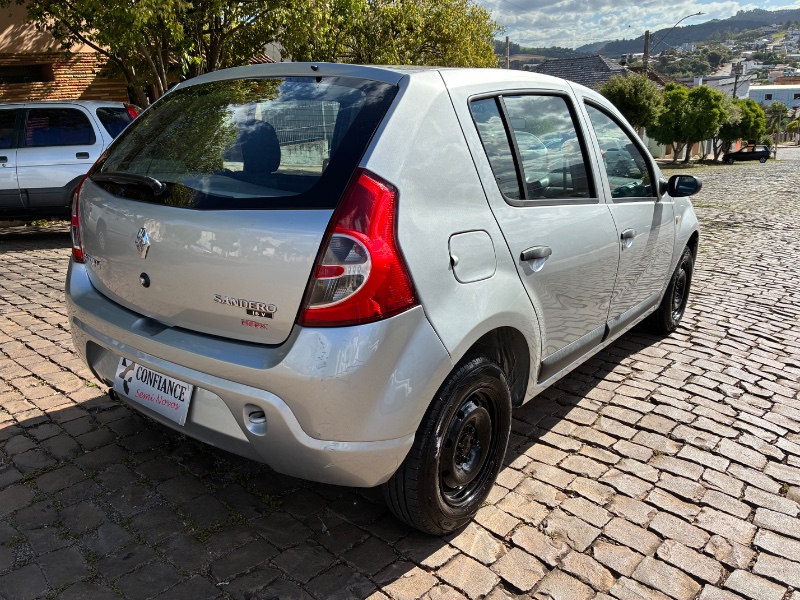 RENAULT SANDERO 1.0 12V EXPRESSION 2008/2009 COMPLETO VEÍCULOS GUAPORÉ / Carros no Vale