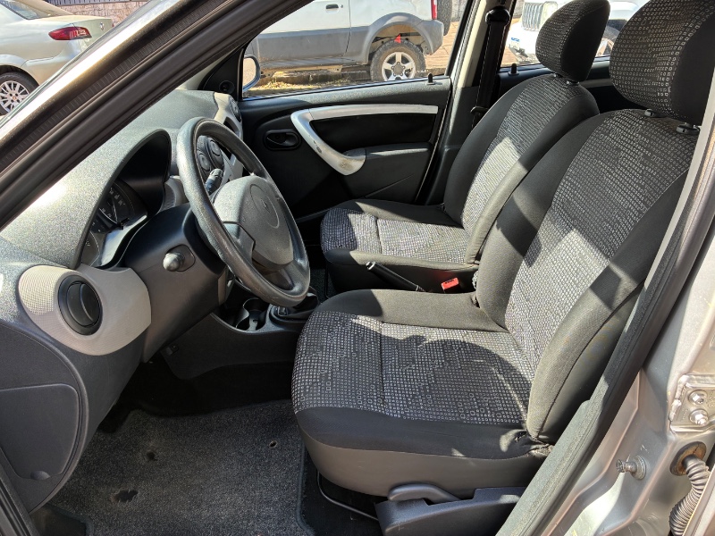 RENAULT SANDERO 1.0 12V EXPRESSION 2008/2009 COMPLETO VEÍCULOS GUAPORÉ / Carros no Vale