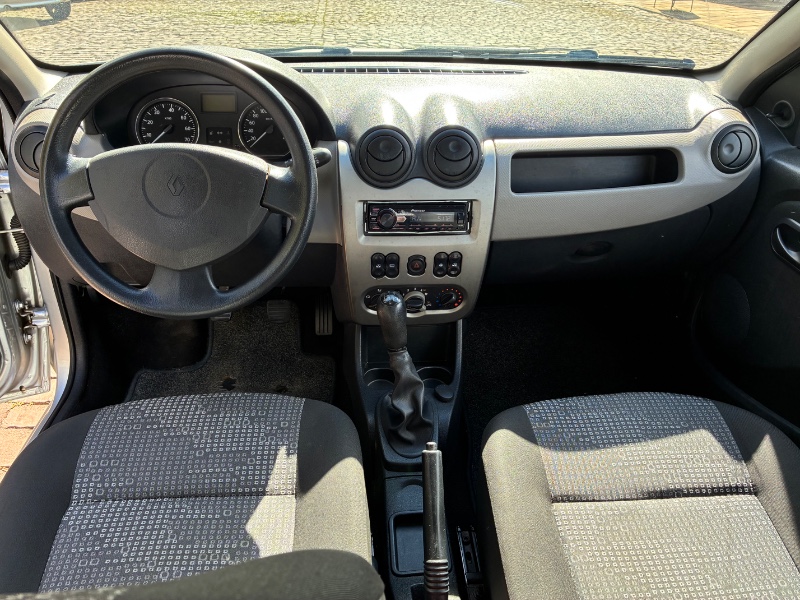 RENAULT SANDERO 1.0 12V EXPRESSION 2008/2009 COMPLETO VEÍCULOS GUAPORÉ / Carros no Vale