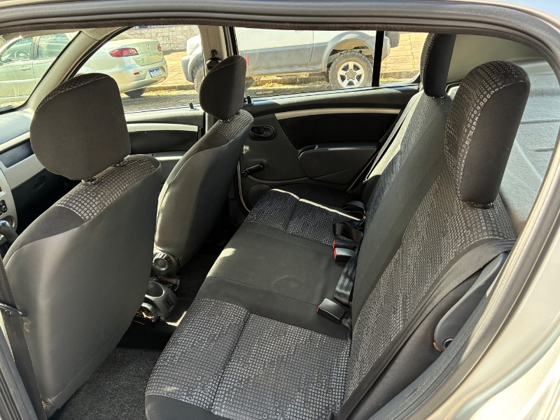 RENAULT SANDERO 1.0 12V EXPRESSION 2008/2009 COMPLETO VEÍCULOS GUAPORÉ / Carros no Vale