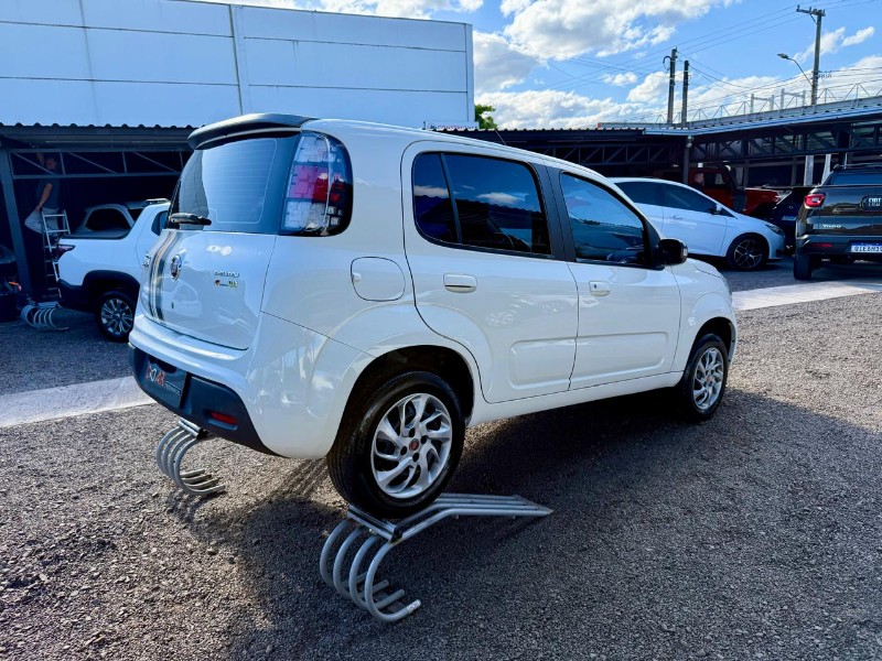 FIAT UNO EVOLUTION 1.4 8V FLEX 2014/2015 AR MULTIMARCAS VENÂNCIO AIRES / Carros no Vale