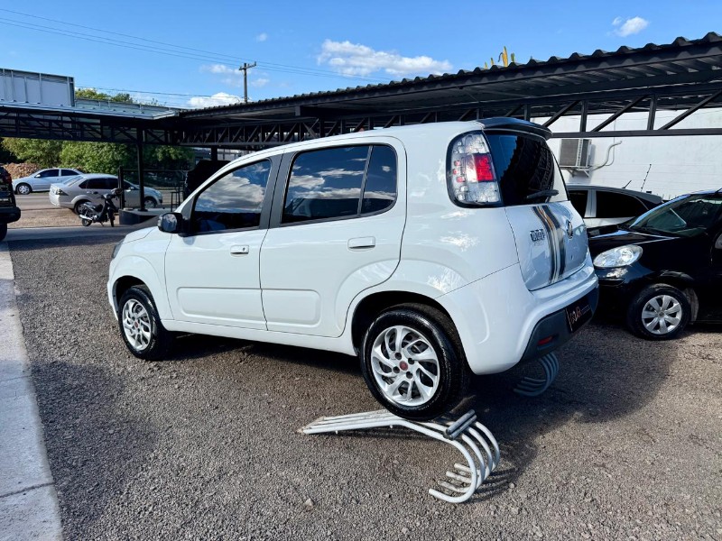 FIAT UNO EVOLUTION 1.4 8V FLEX 2014/2015 AR MULTIMARCAS VENÂNCIO AIRES / Carros no Vale