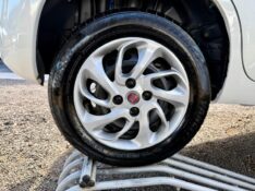FIAT UNO EVOLUTION 1.4 8V FLEX 2014/2015 AR MULTIMARCAS VENÂNCIO AIRES / Carros no Vale